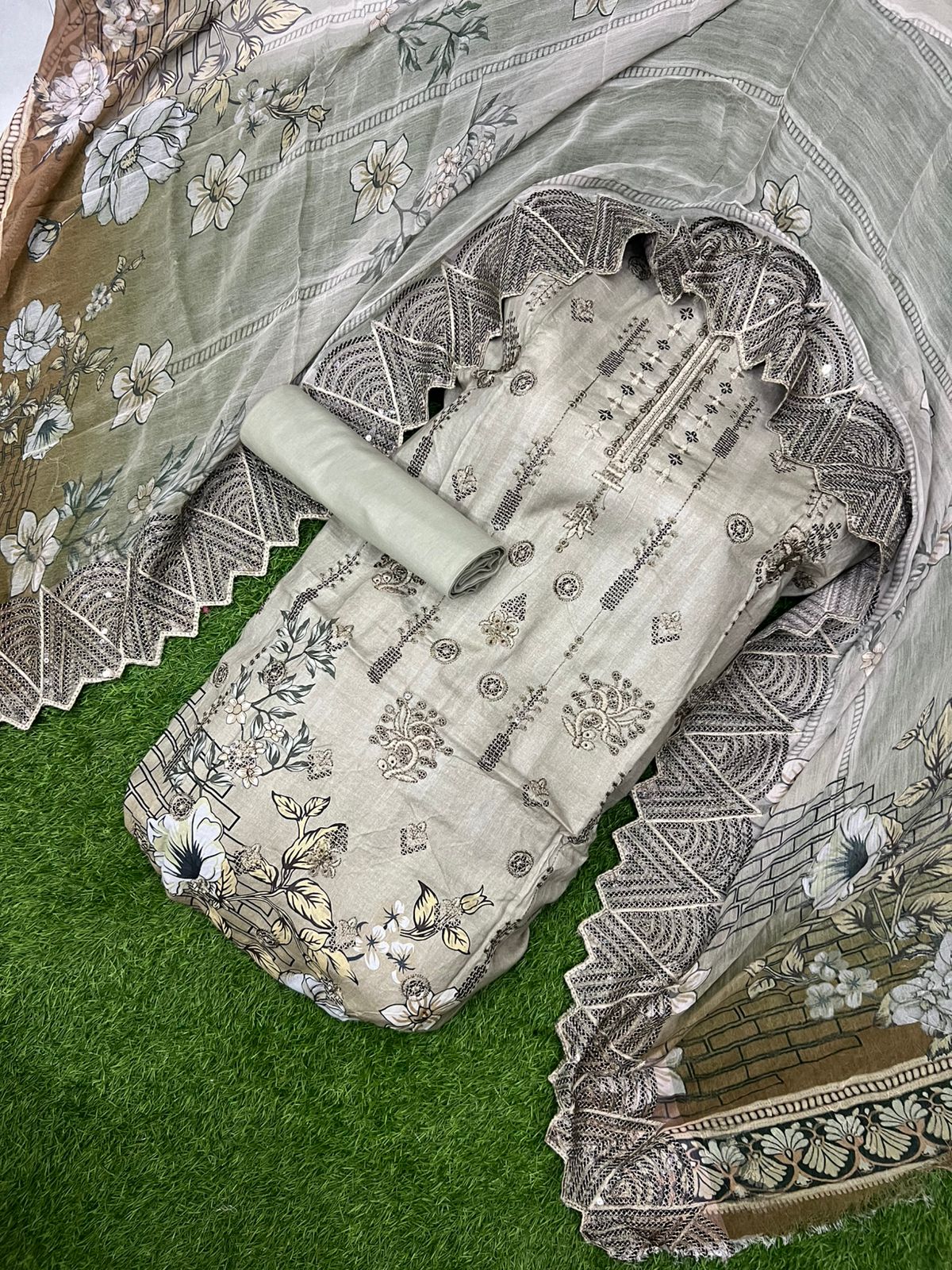 🌿✨ **PURE LAWN COLLECTION** ✨🌿 - Abihas Fashion