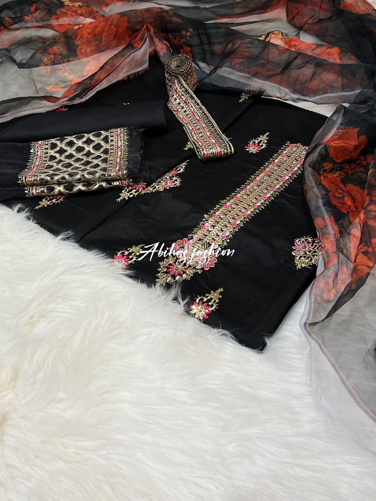 Breeza LAWN 90/70 Premium Collection (JUTT-BLACK)